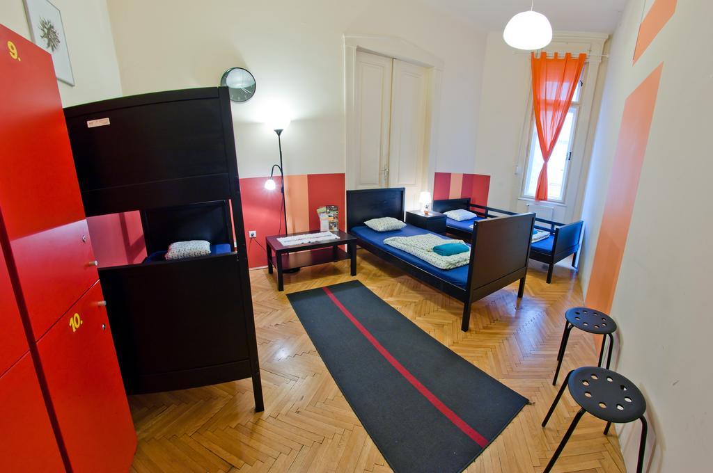 Animation City Hostel Budapest Bagian luar foto